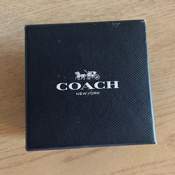 Women’s Coach Watch - Picture 6 of 6